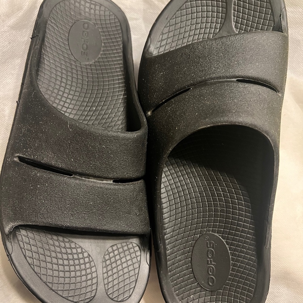 Oofos recovery slides